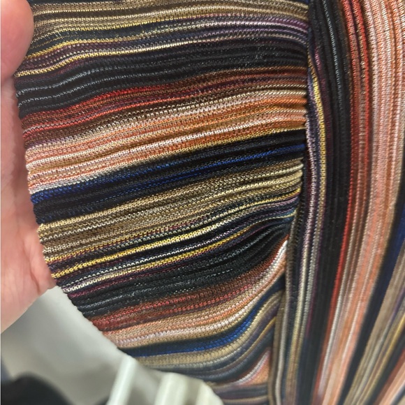 Stunning Anthropologie shimmery thread ruffle top - Picture 6 of 6